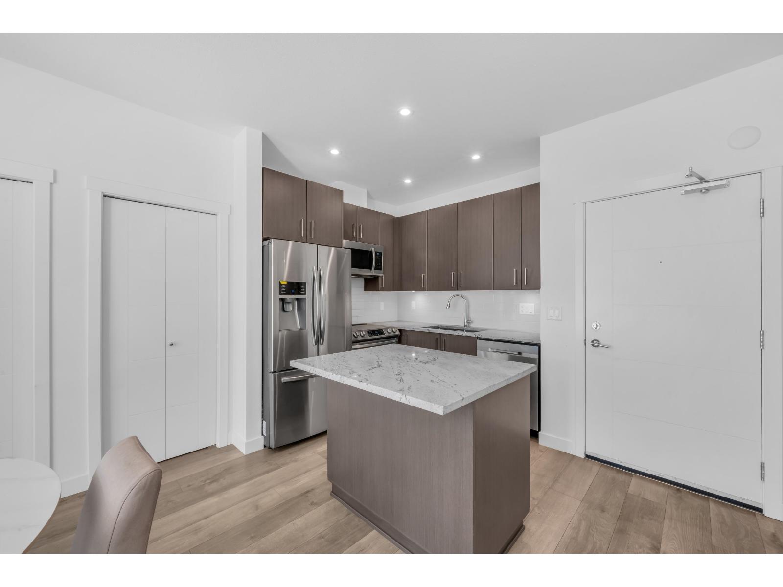 309 20362 72b Avenue Property Photo 10