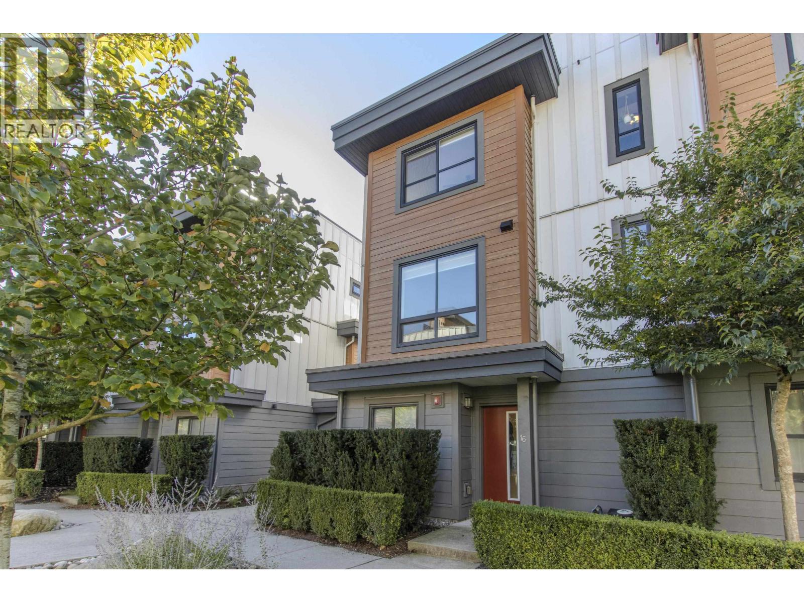 16 39769 Government Road Property Photo 2