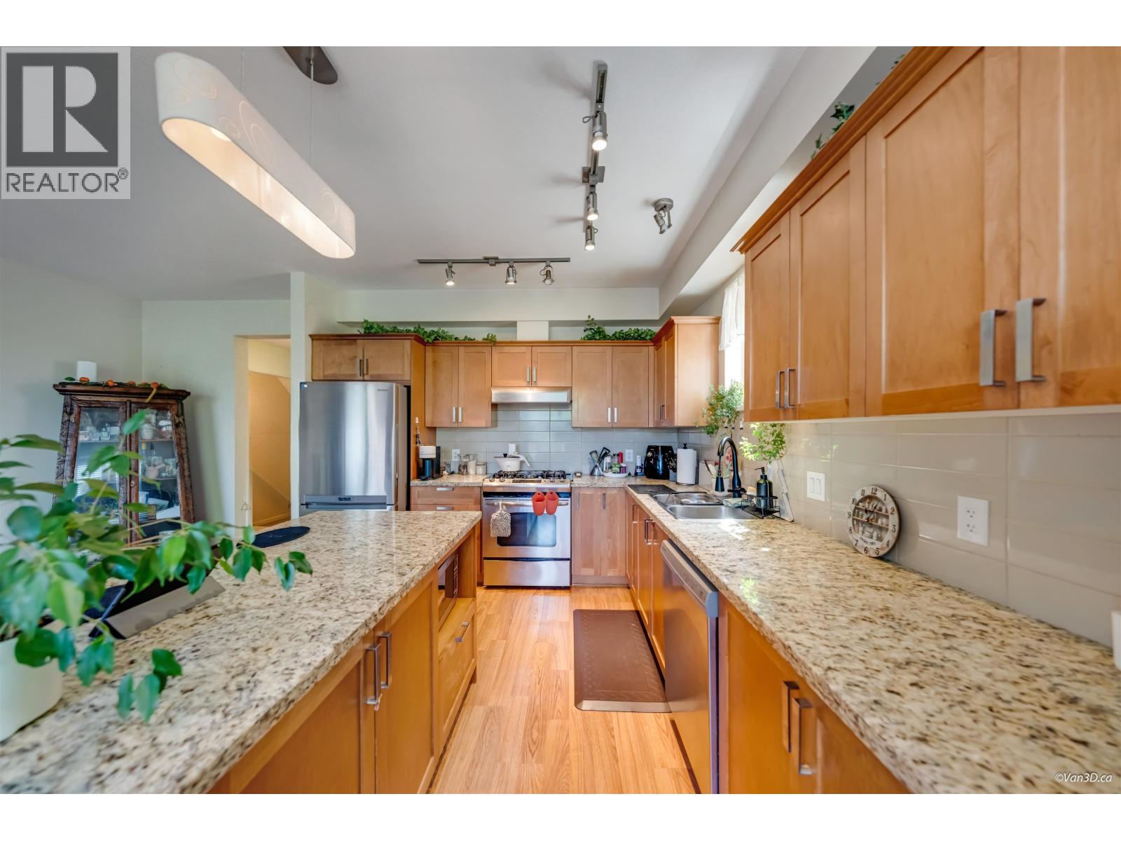1412 Marguerite Street Property Photo 8