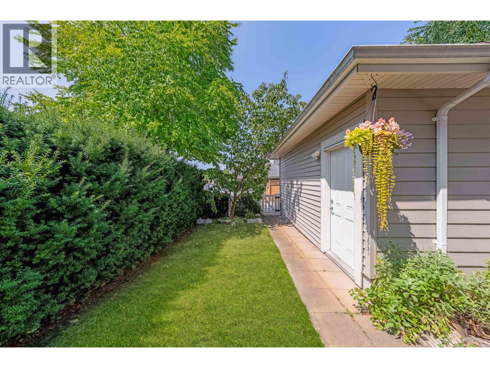 1412 Marguerite Street Property Photo 32