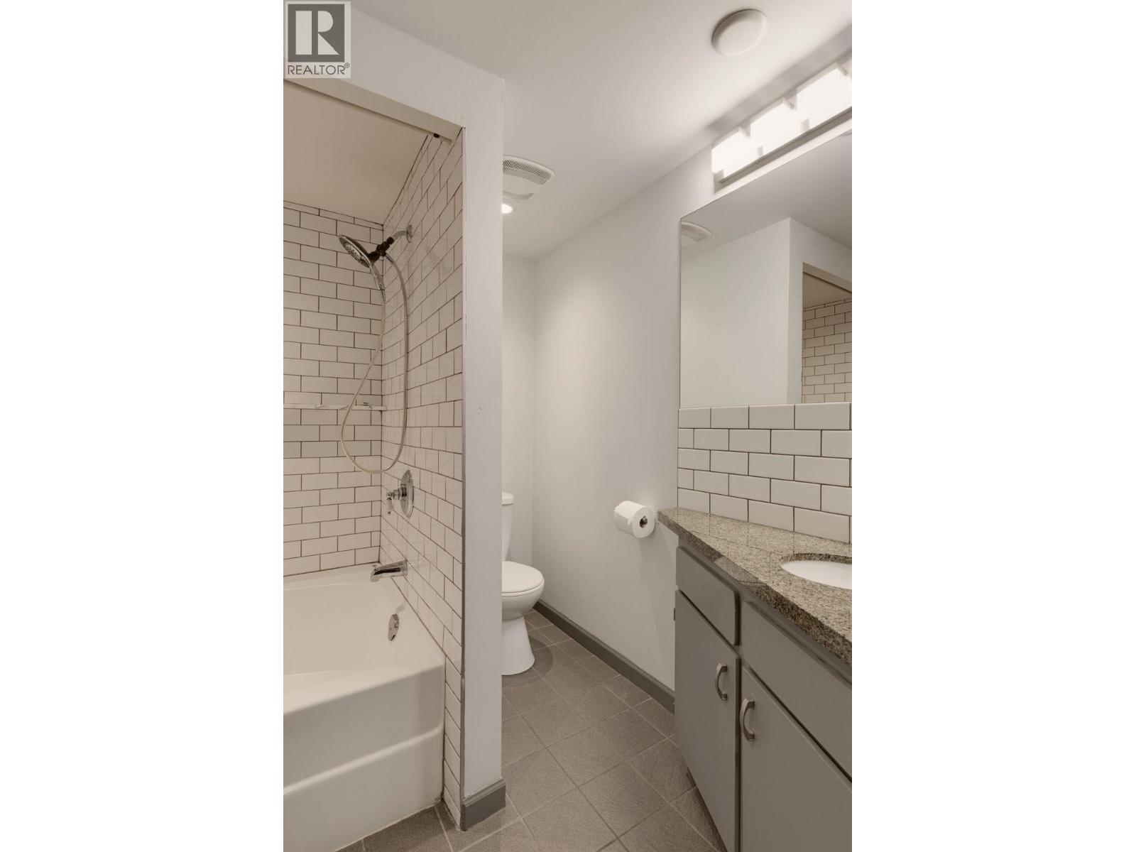 301 1930 W 3rd Avenue Property Photo 27