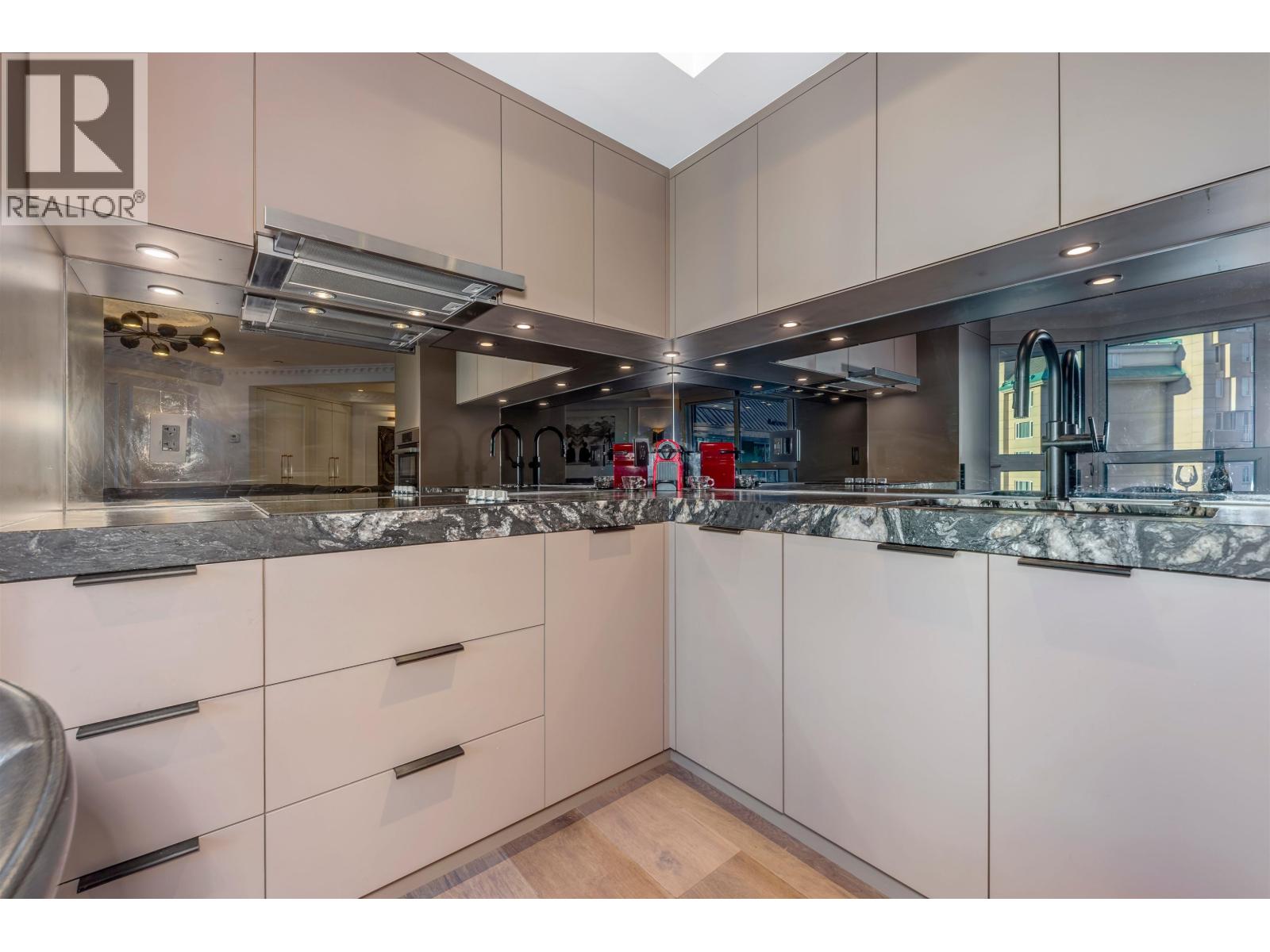 401 4557 Blackcomb Way Property Photo 16