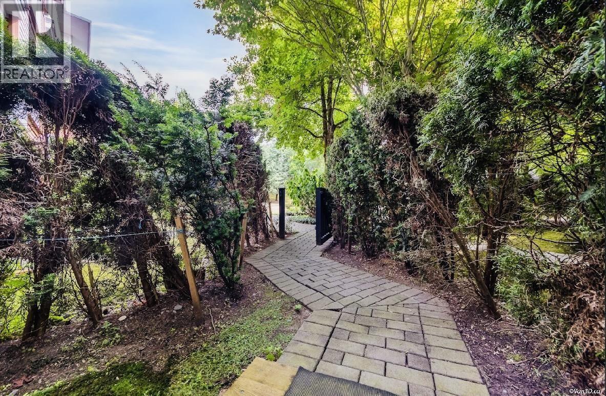 116 4723 Dawson Street Property Photo 15