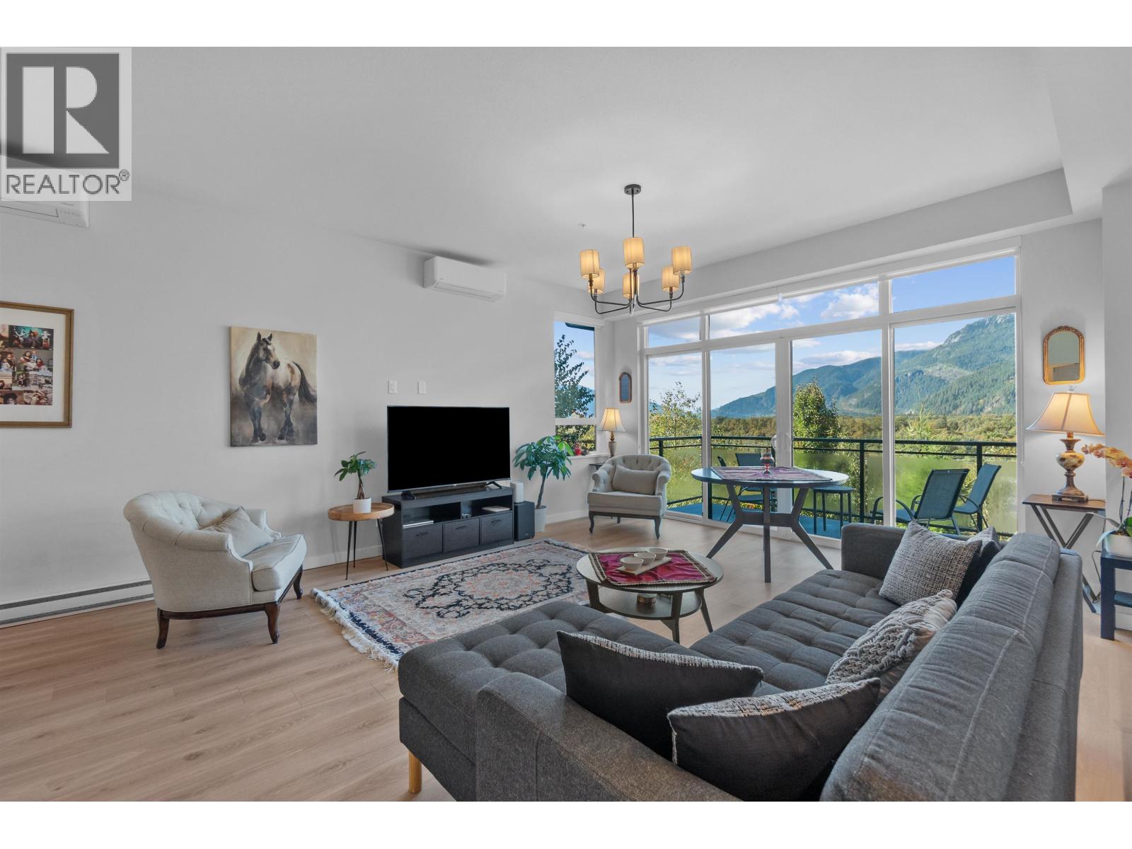 41245 Highline Place Property Photo 4