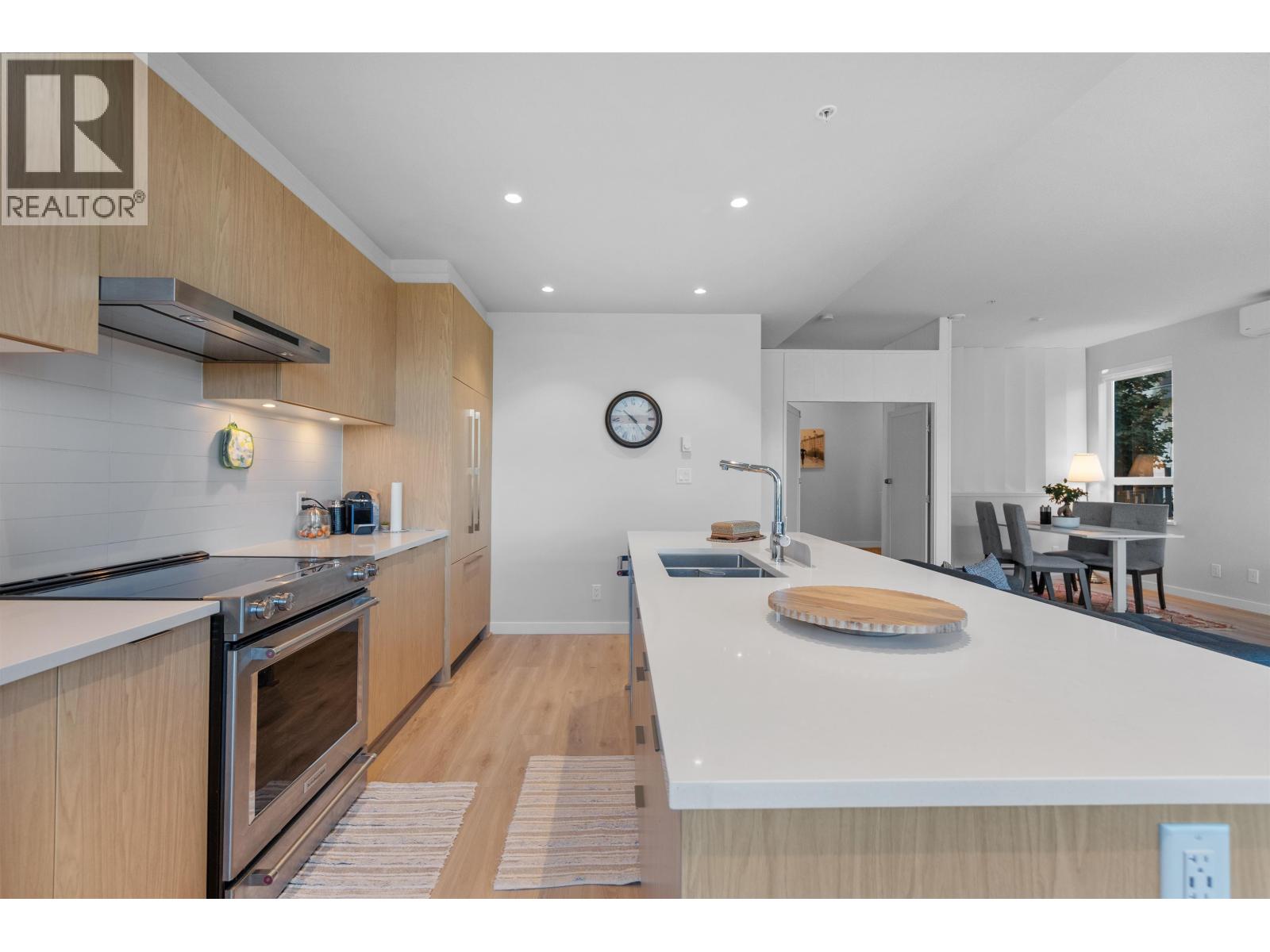 41245 Highline Place Property Photo 10