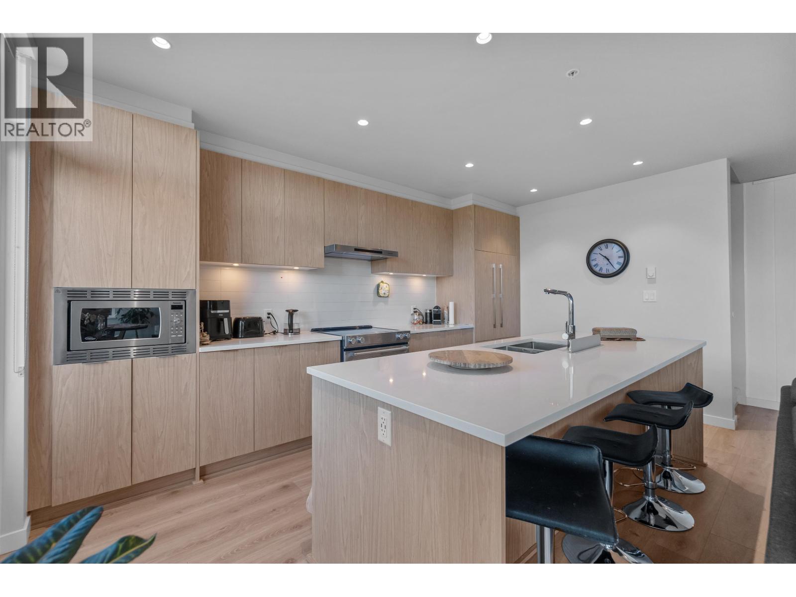 41245 Highline Place Property Photo 11