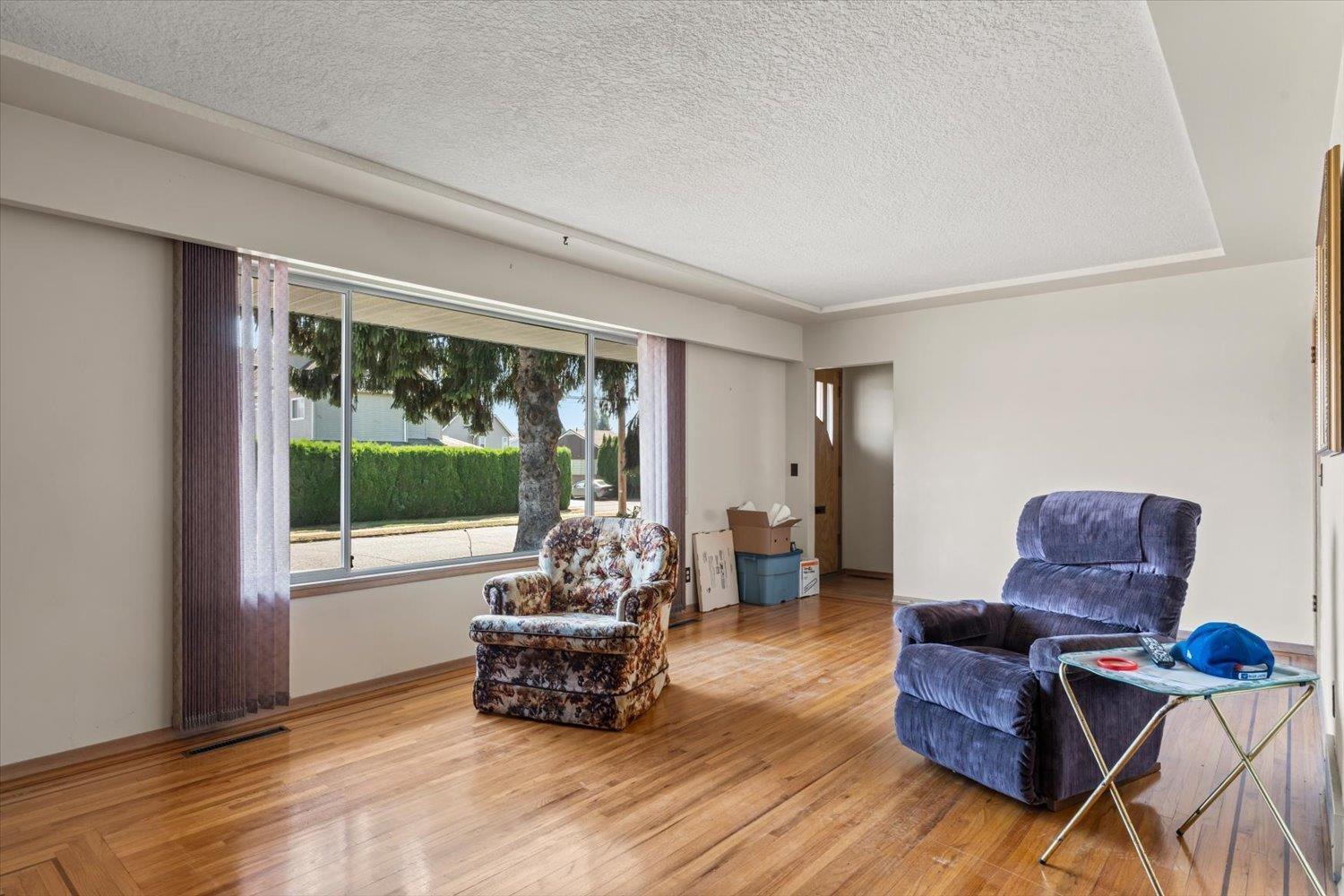 9481 Woodbine Street Property Photo 8