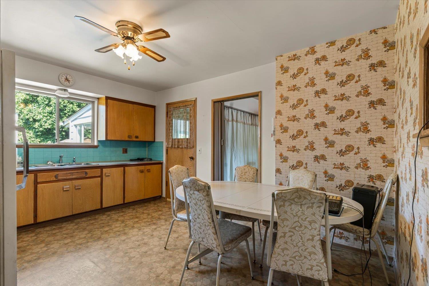 9481 Woodbine Street Property Photo 10