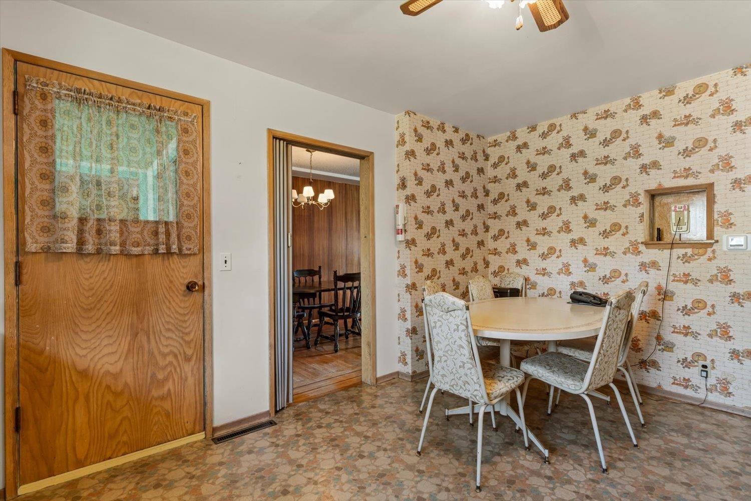 9481 Woodbine Street Property Photo 12
