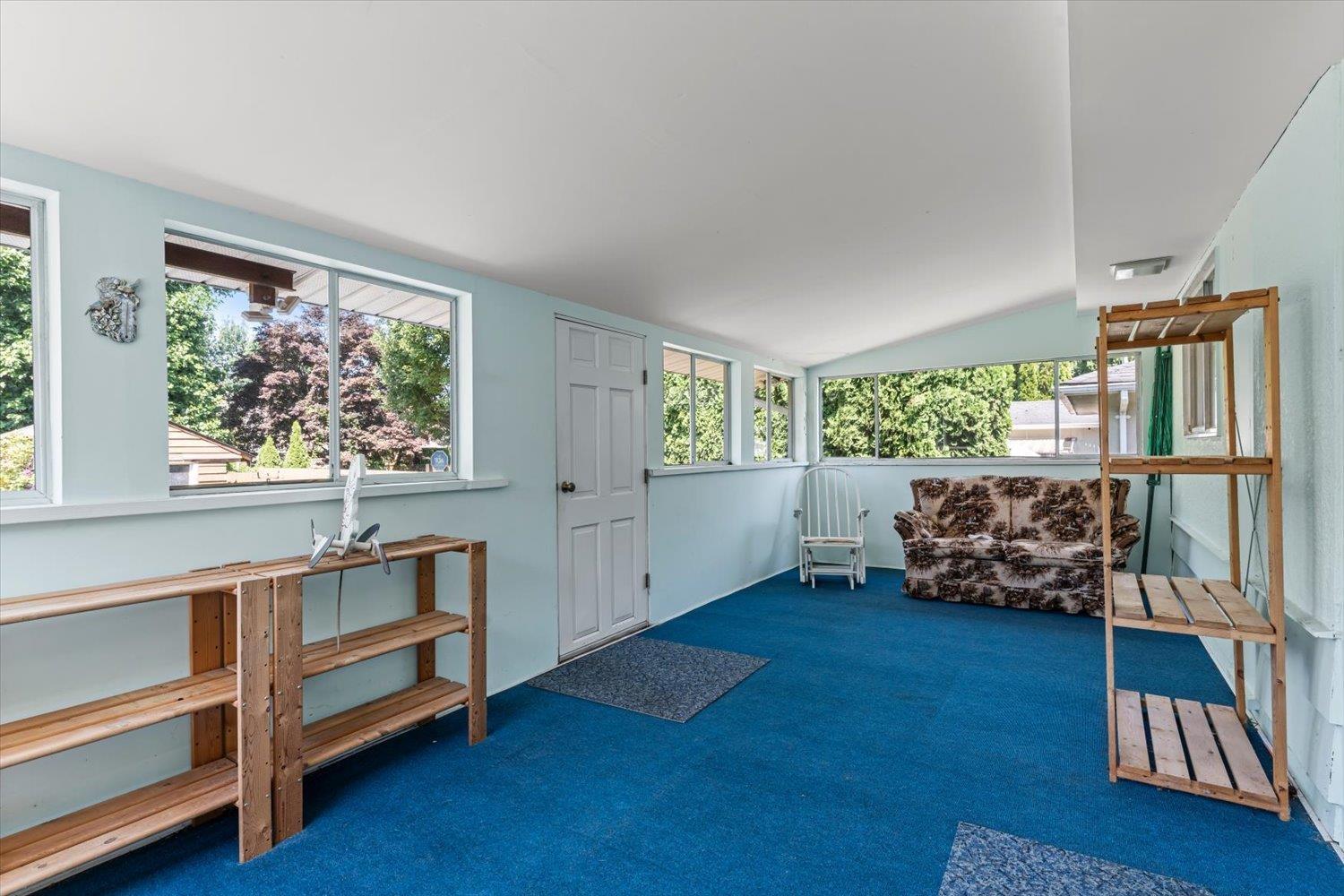 9481 Woodbine Street Property Photo 14