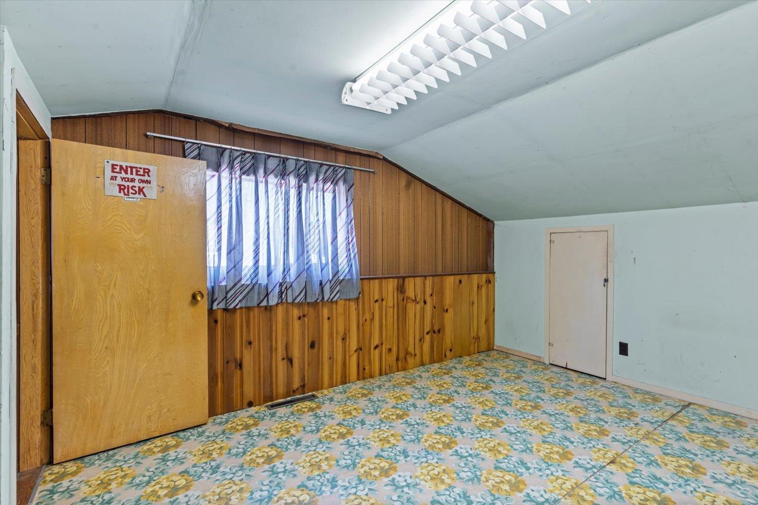 9481 Woodbine Street Property Photo 20