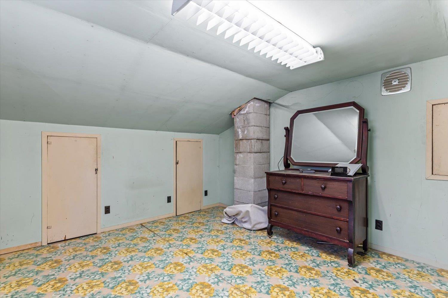 9481 Woodbine Street Property Photo 21
