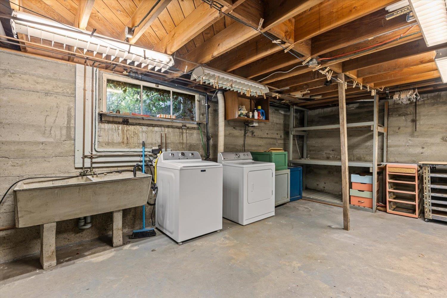 9481 Woodbine Street Property Photo 24