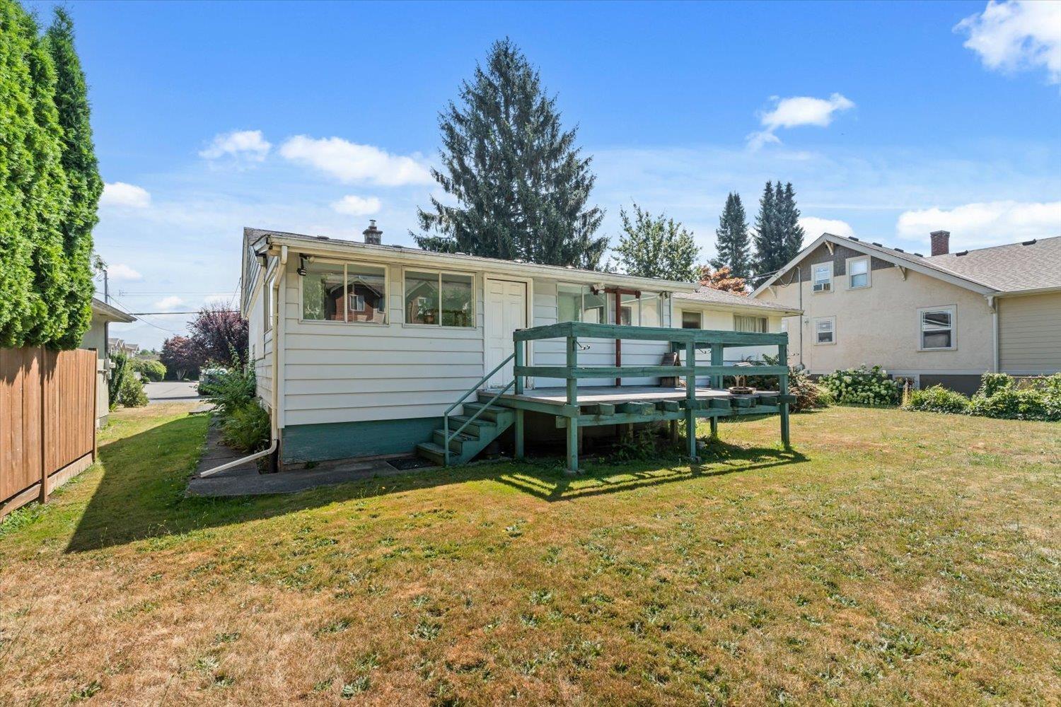 9481 Woodbine Street Property Photo 33