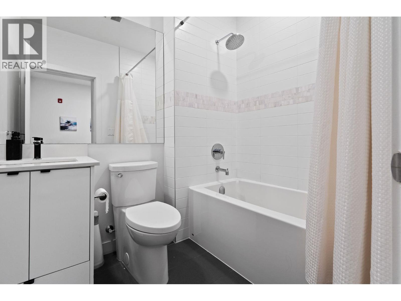 204 2345 Rindall Avenue Property Photo 26