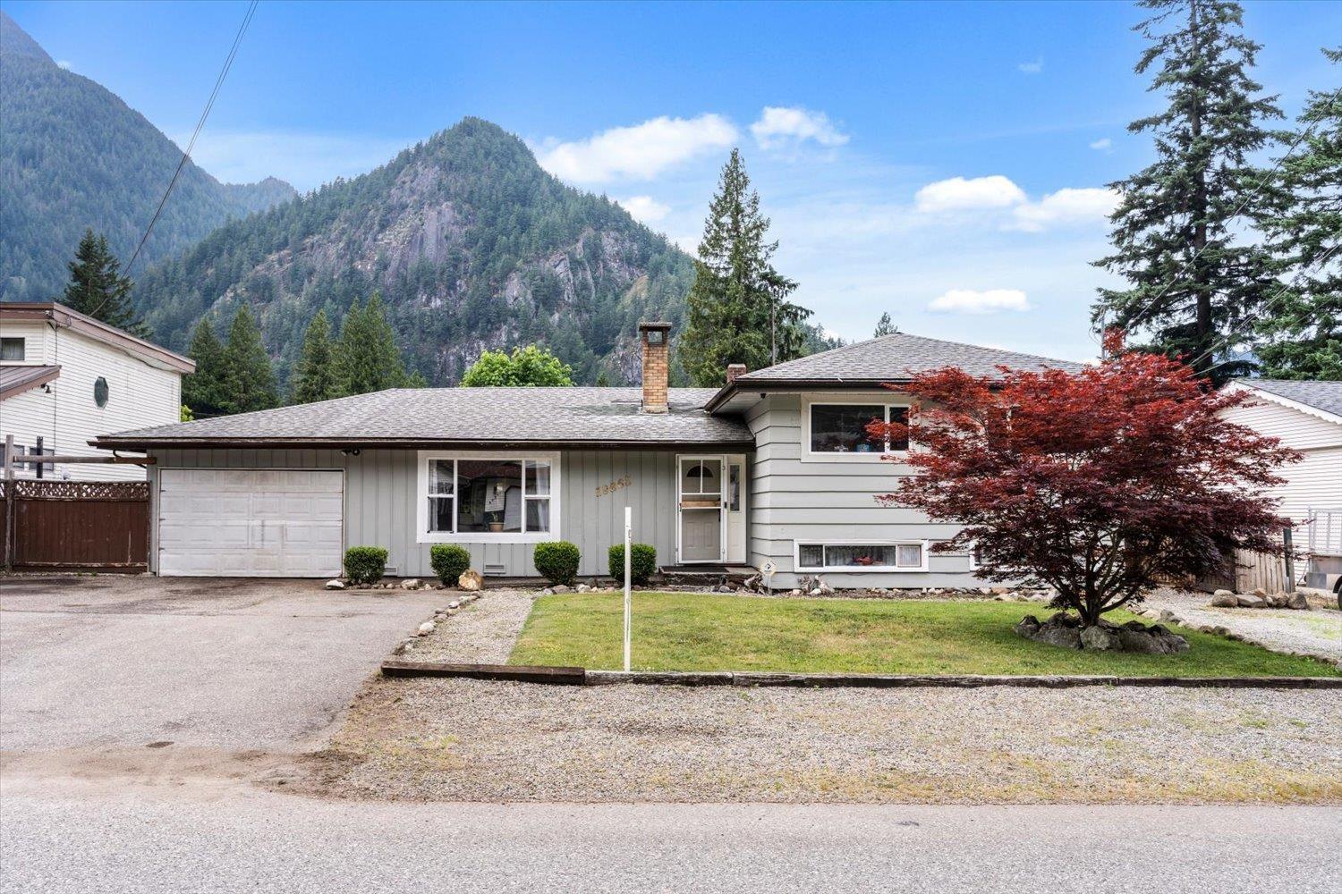 19865 Peter Street Property Photo 3