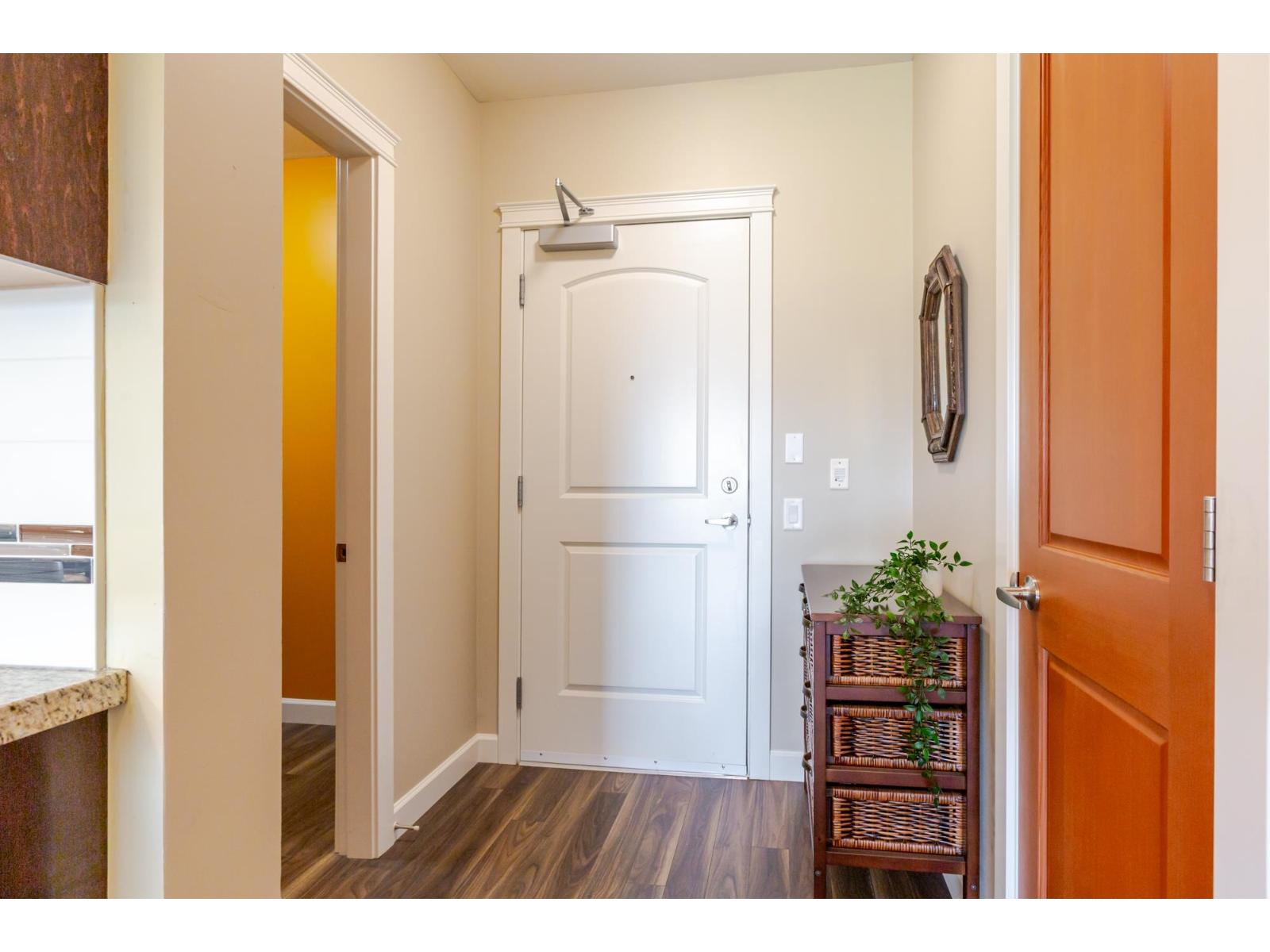 506 8157 207 Street Property Photo 2