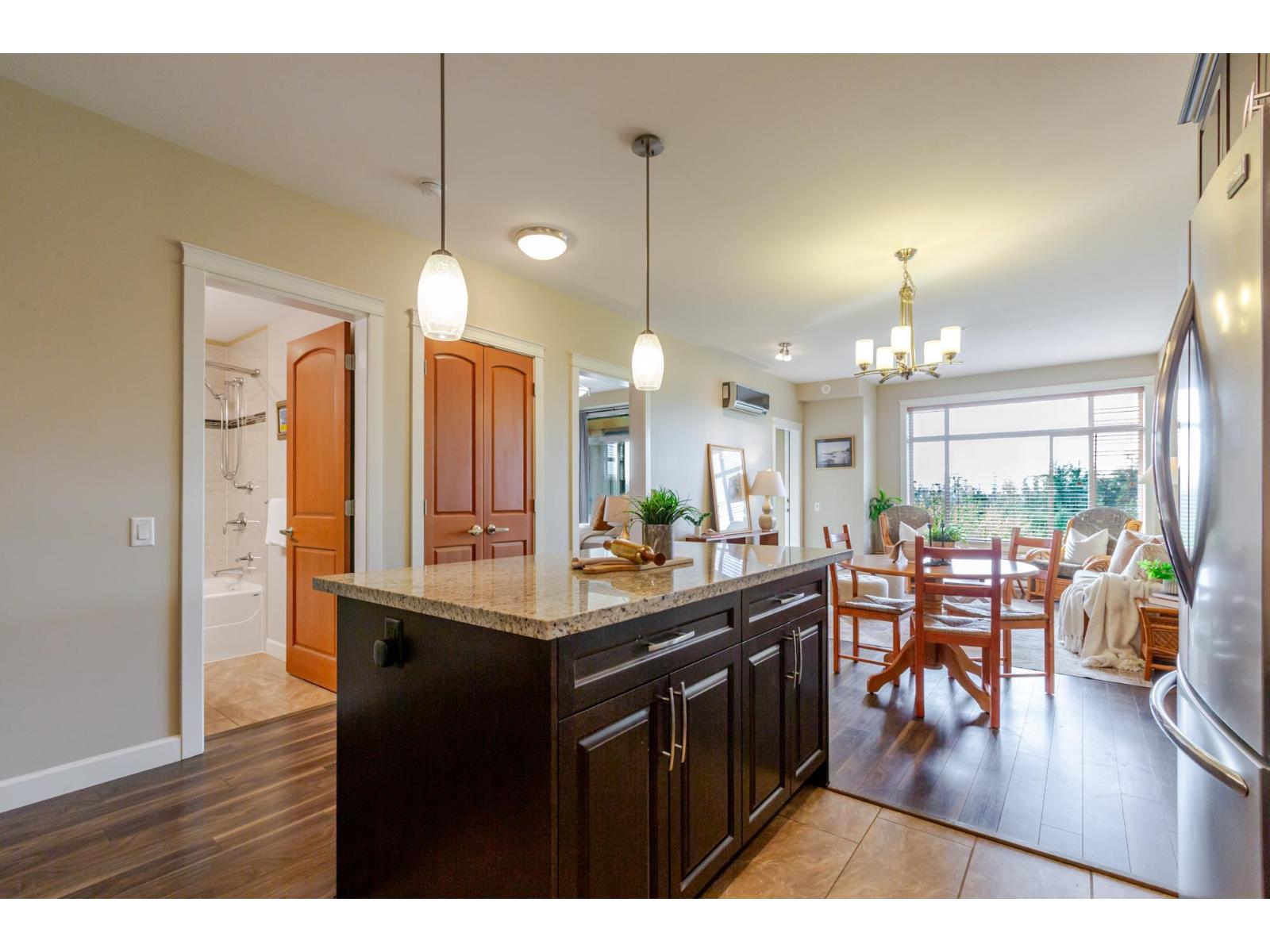 506 8157 207 Street Property Photo 8