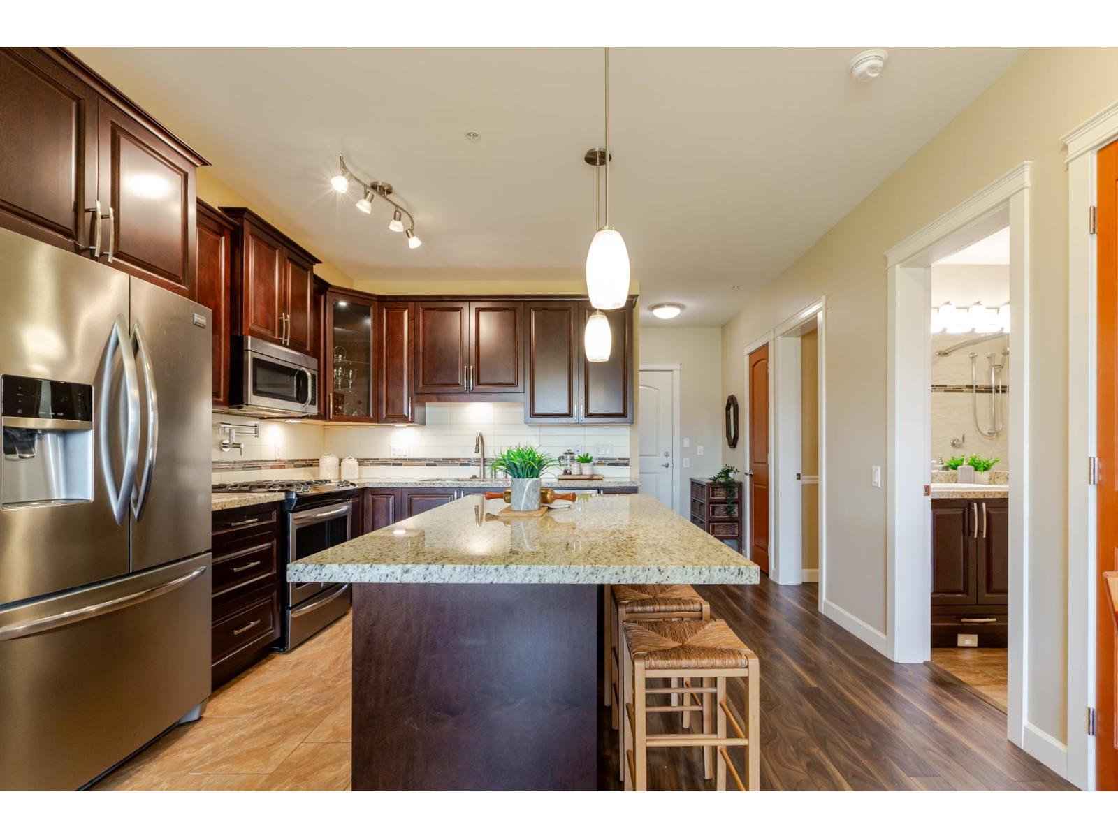 506 8157 207 Street Property Photo 9