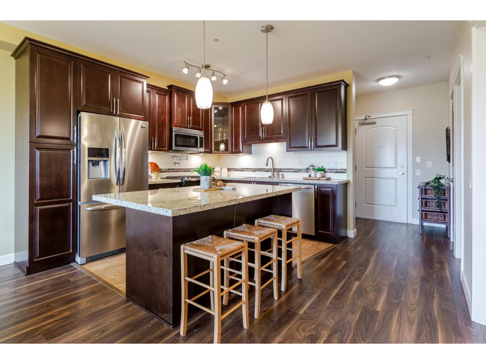 506 8157 207 Street Property Photo 10