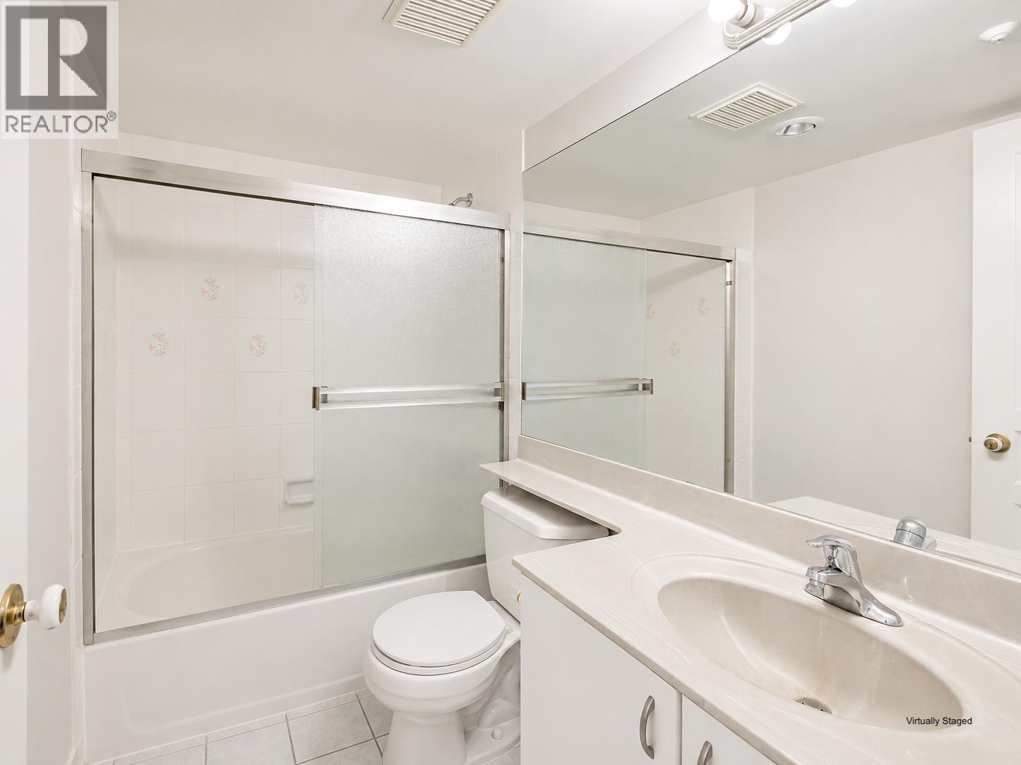 1704 3071 Glen Drive Property Photo 8