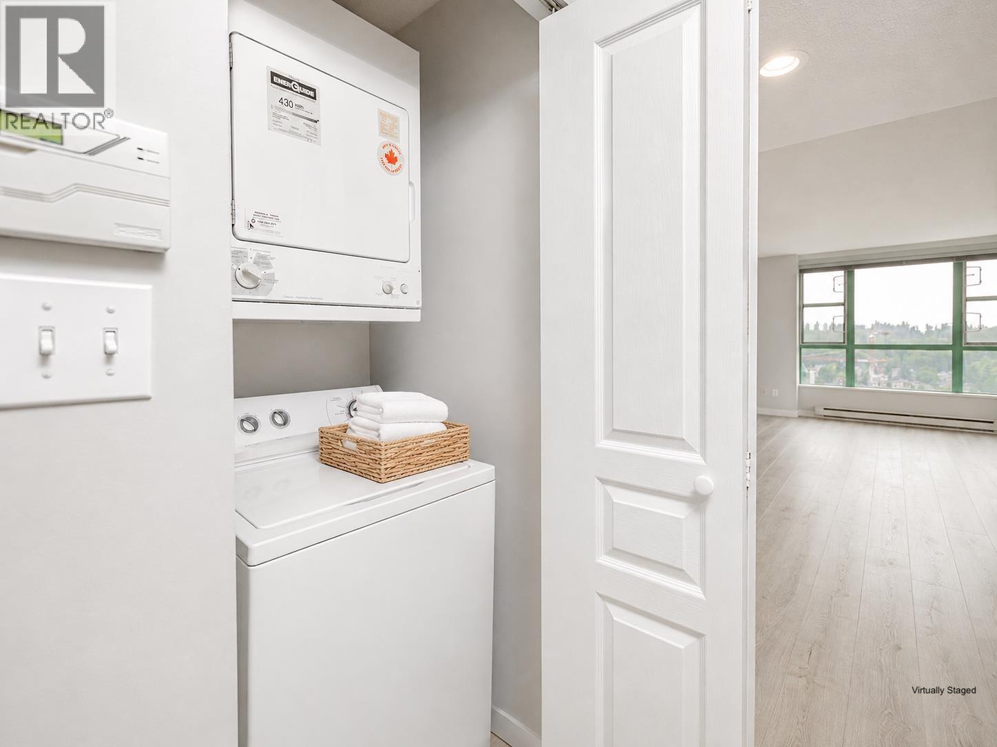 1704 3071 Glen Drive Property Photo 9