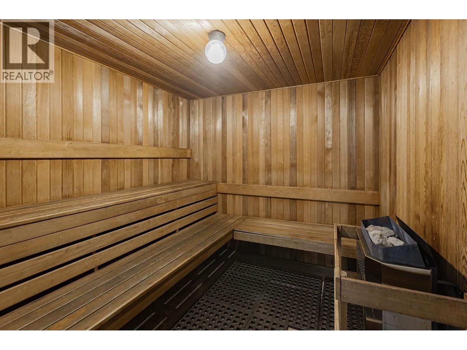 1704 3071 Glen Drive Property Photo 12