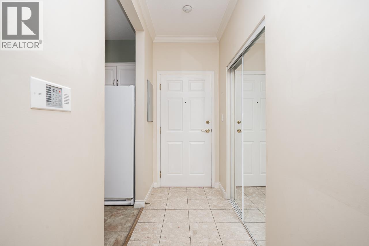 104 2995 Princess Crescent Property Photo 5