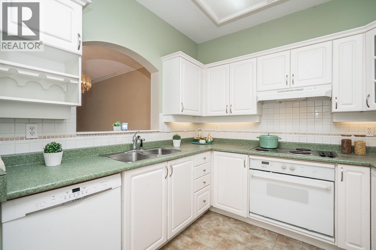 104 2995 Princess Crescent Property Photo 7