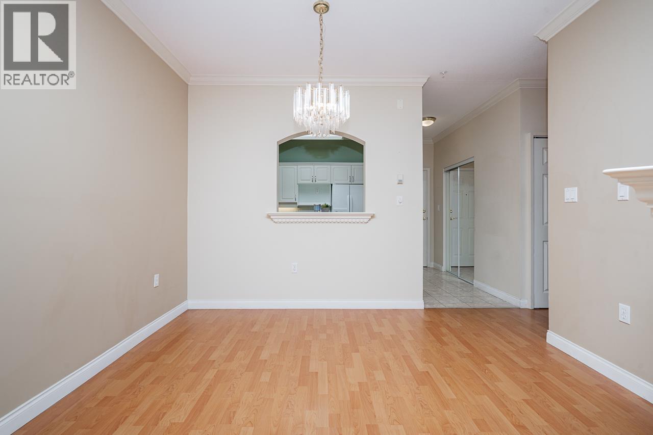 104 2995 Princess Crescent Property Photo 10