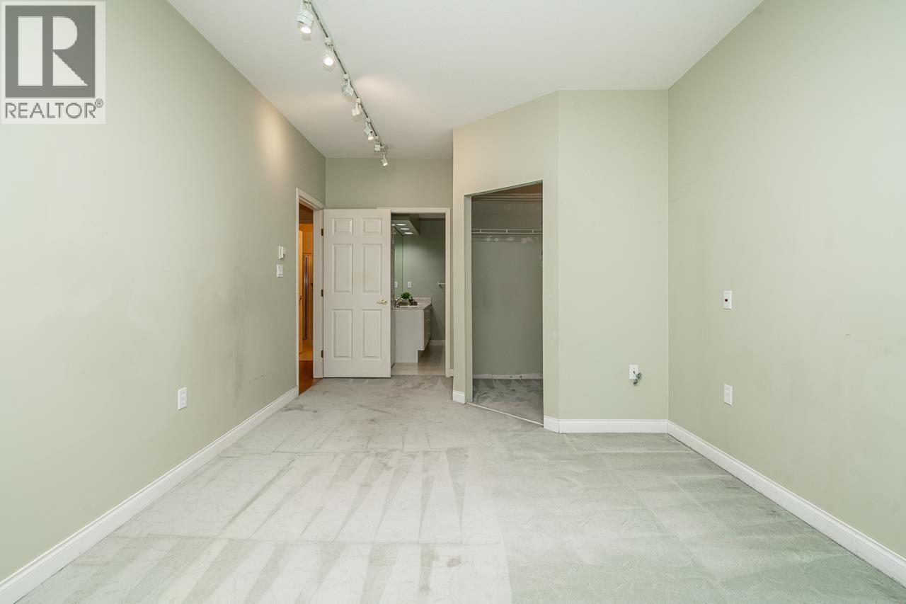 104 2995 Princess Crescent Property Photo 16