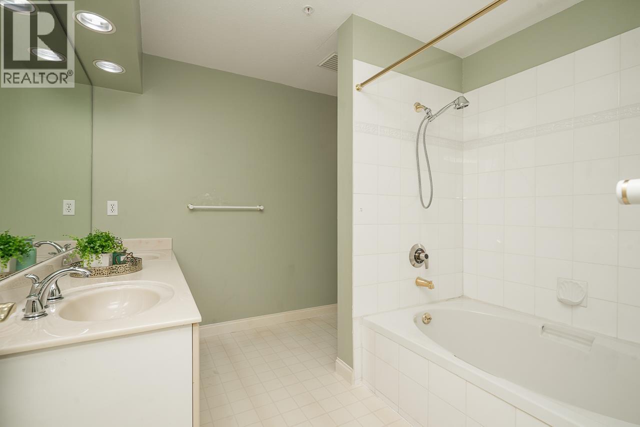 104 2995 Princess Crescent Property Photo 17