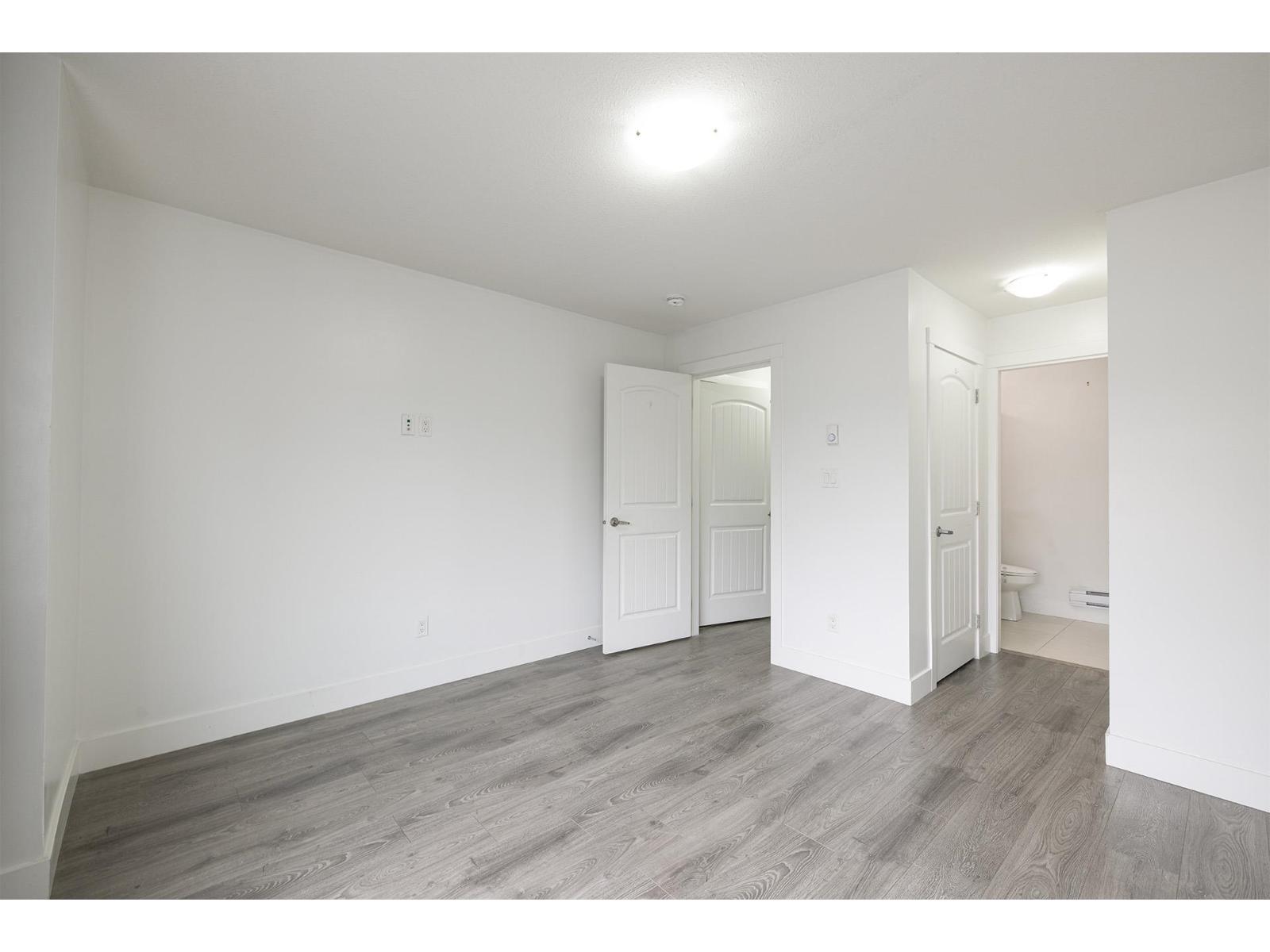 27 14660 105a Avenue Property Photo 12
