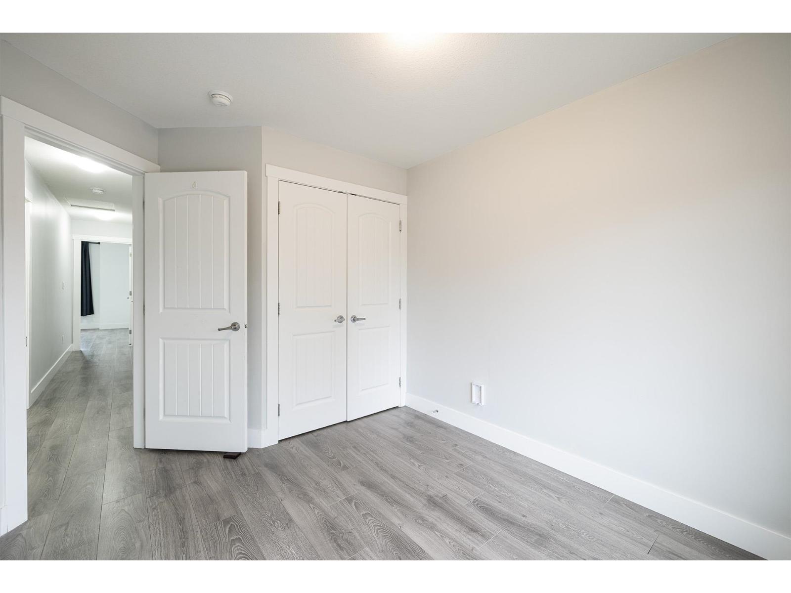 27 14660 105a Avenue Property Photo 18