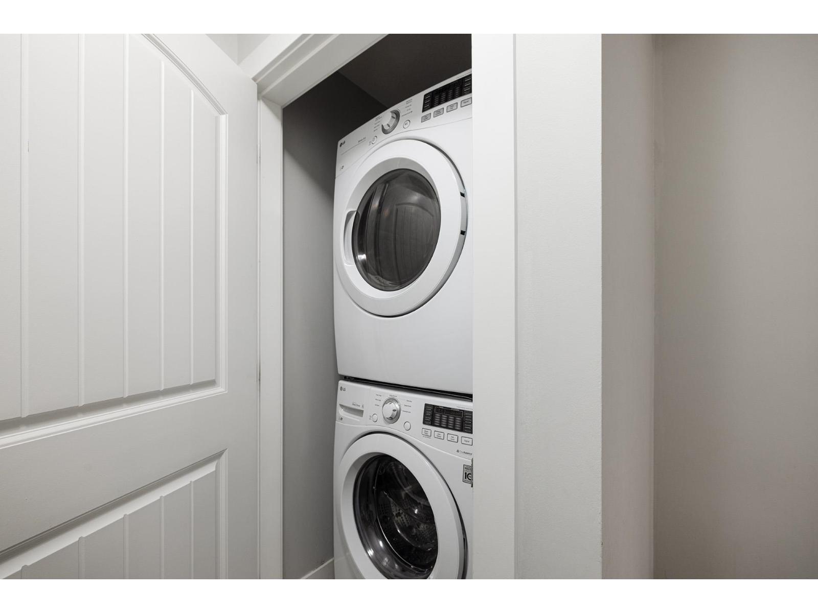 27 14660 105a Avenue Property Photo 22