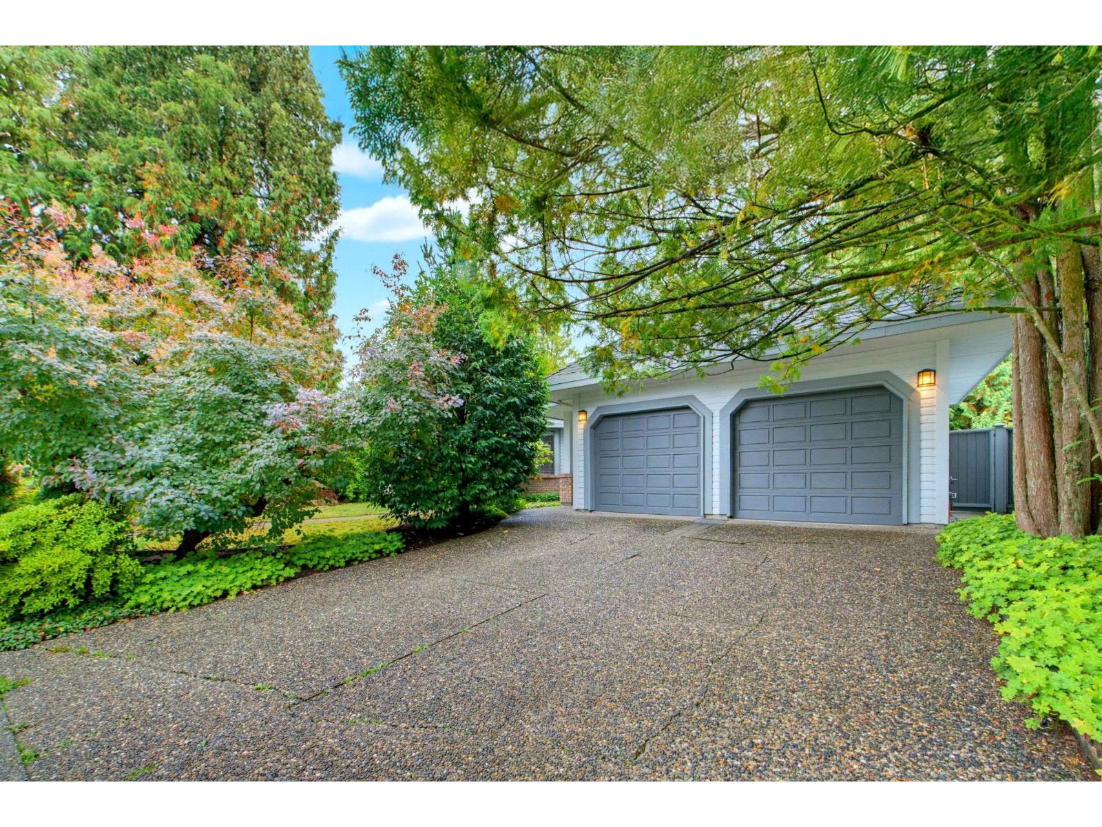 7269 150a Street Property Photo 3
