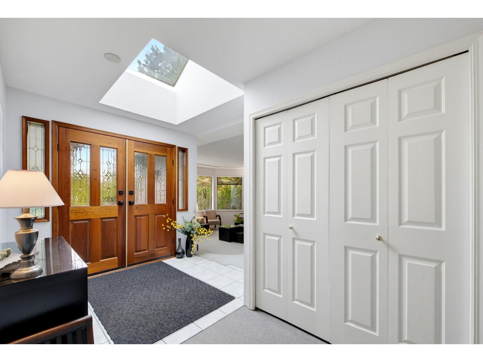 7269 150a Street Property Photo 4