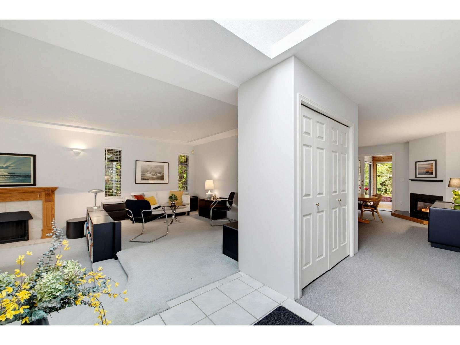 7269 150a Street Property Photo 5