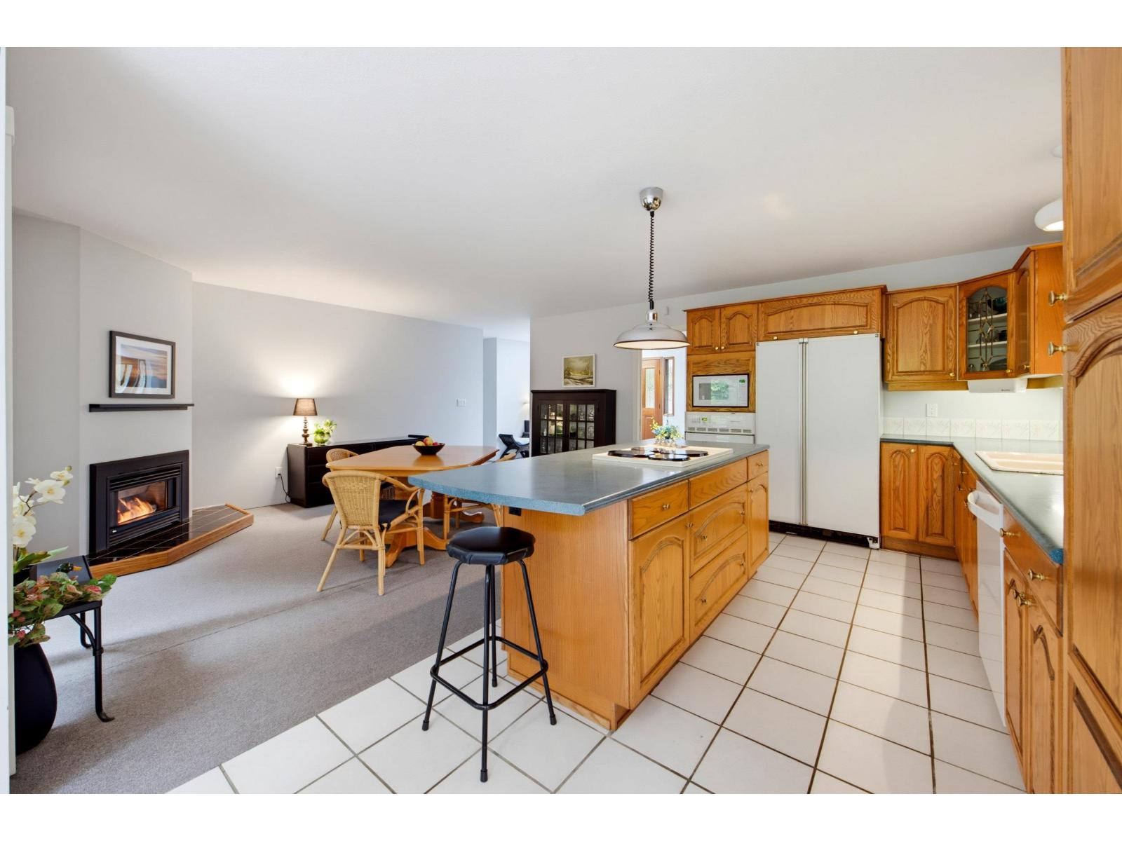7269 150a Street Property Photo 15
