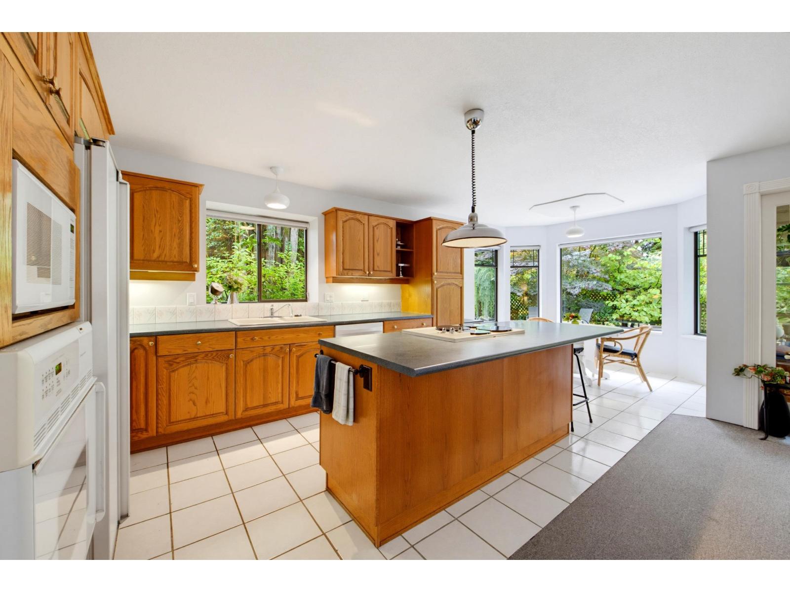 7269 150a Street Property Photo 16