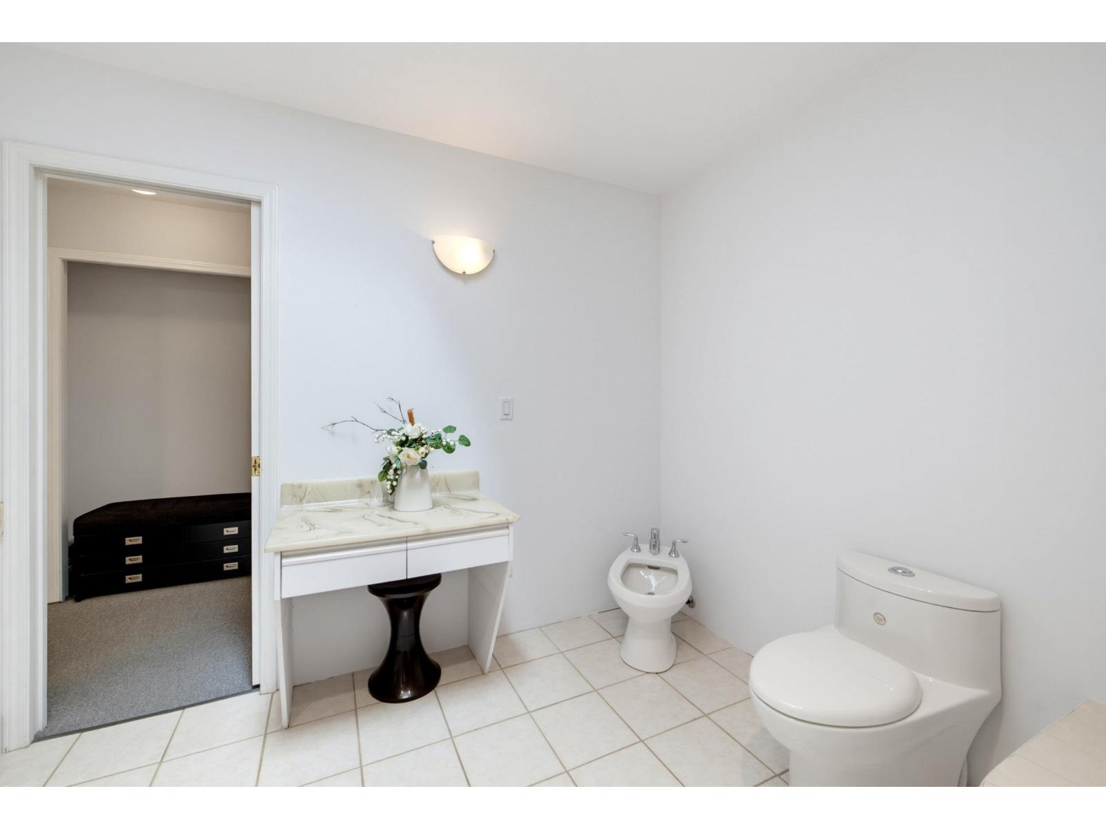 7269 150a Street Property Photo 25