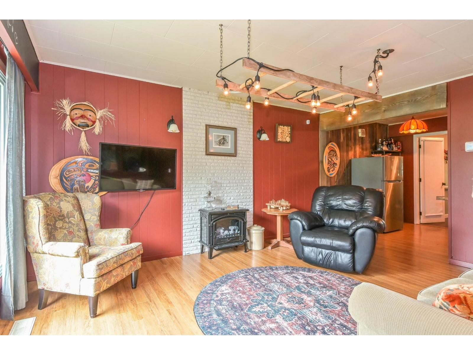 32955 Dewdney Trunk Road Property Photo 5