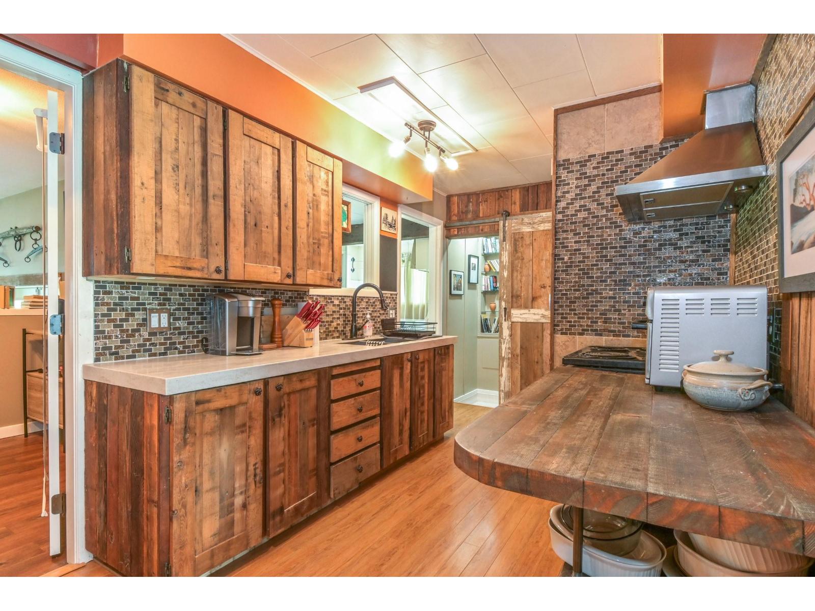 32955 Dewdney Trunk Road Property Photo 12