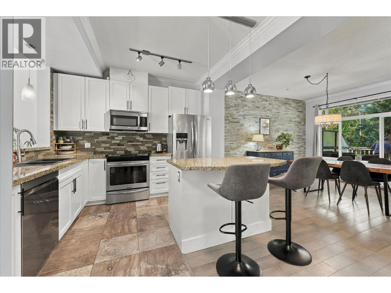 46 40632 Government Road Property Photo 8