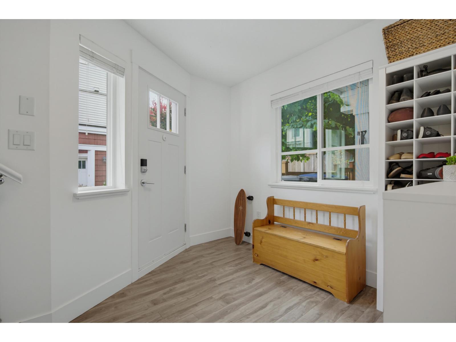 36 3039 156 Street Property Photo 2