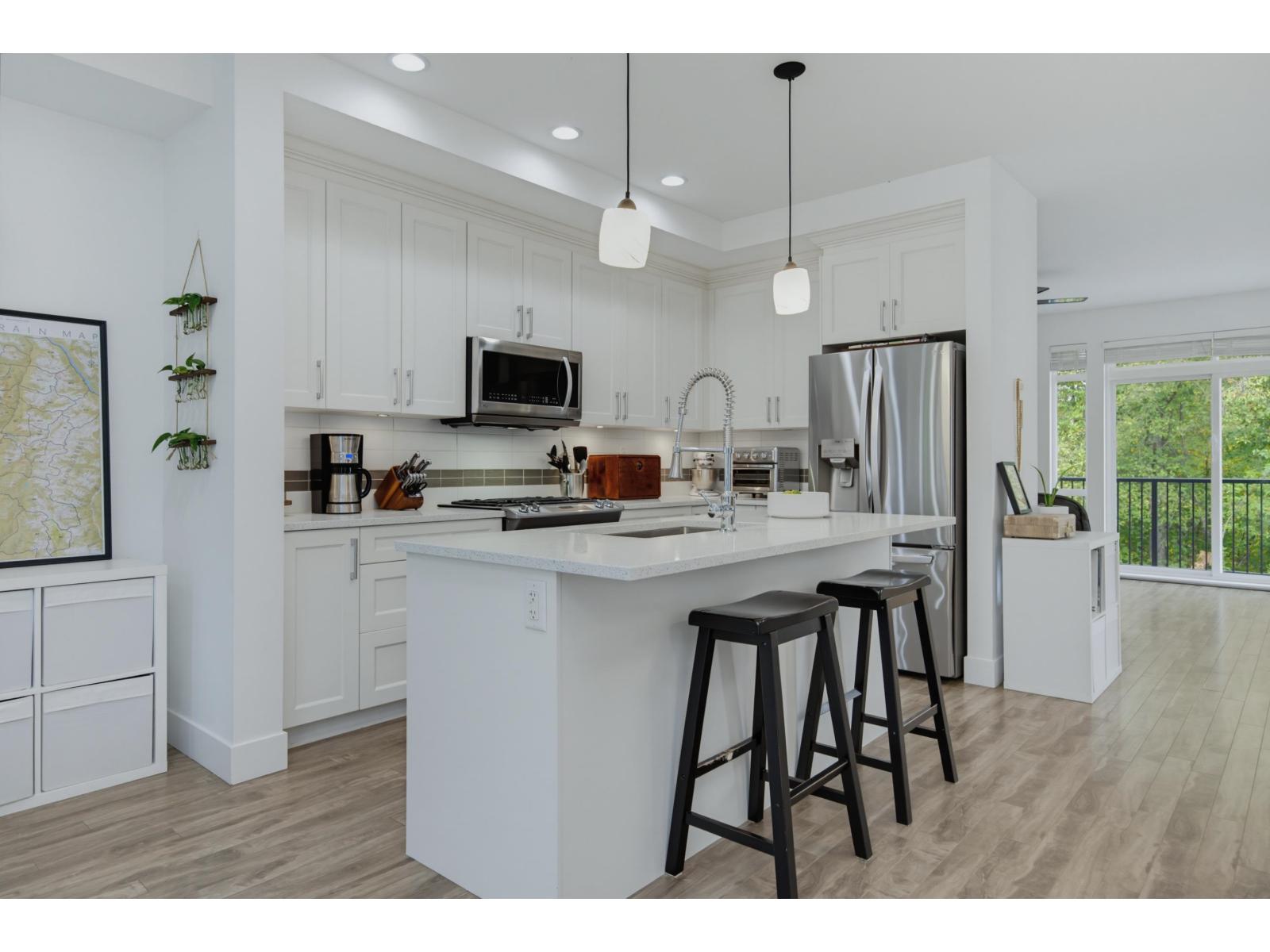 36 3039 156 Street Property Photo 11