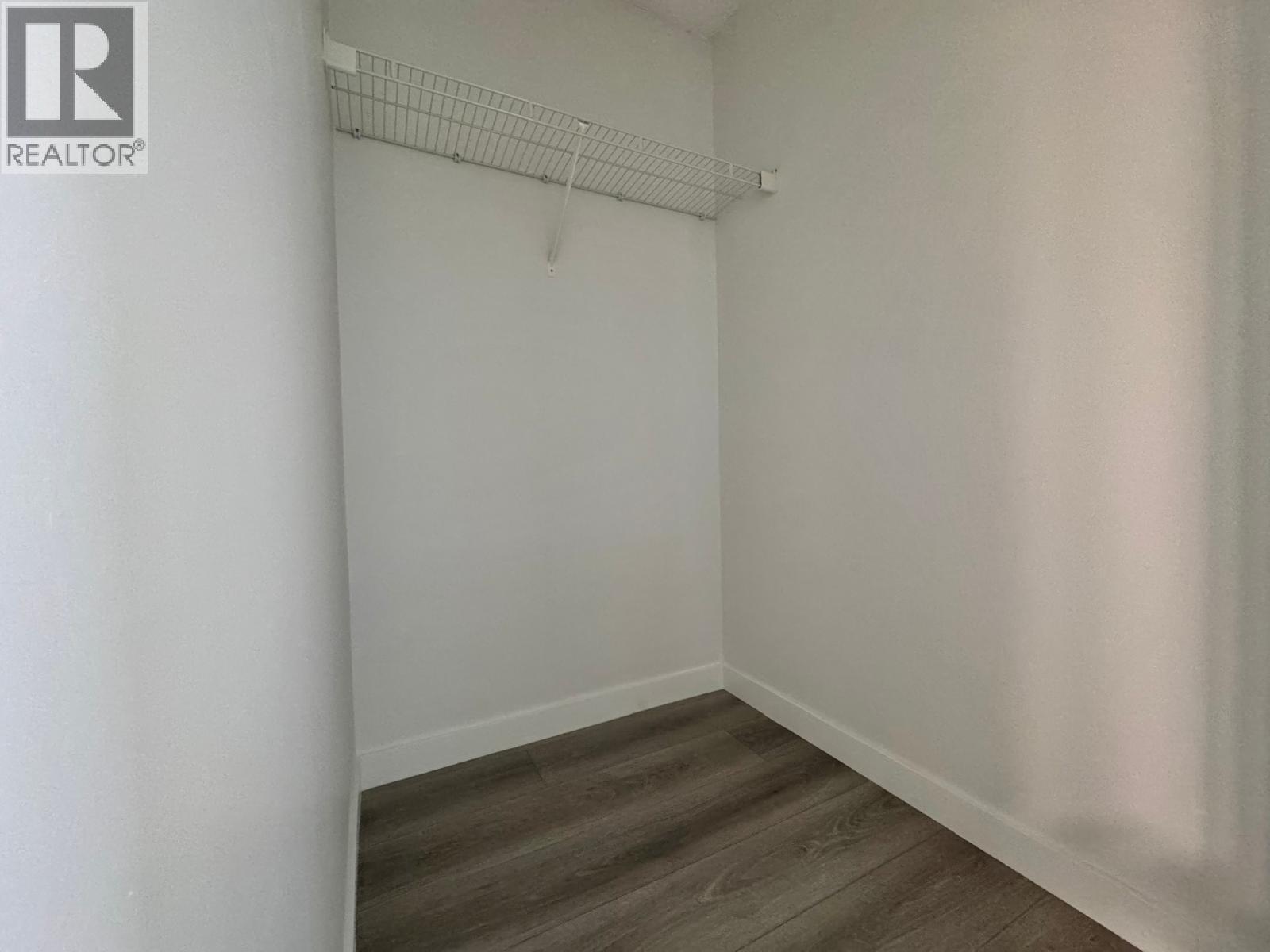800 2528 E Broadway Property Photo 15