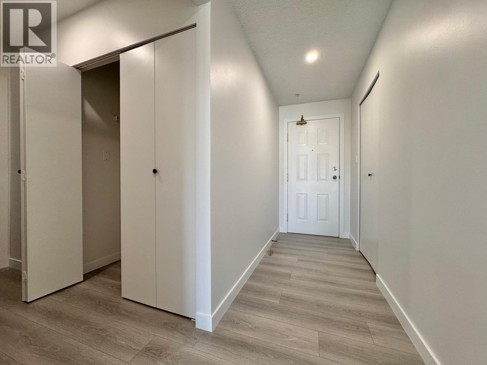 800 2528 E Broadway Property Photo 17