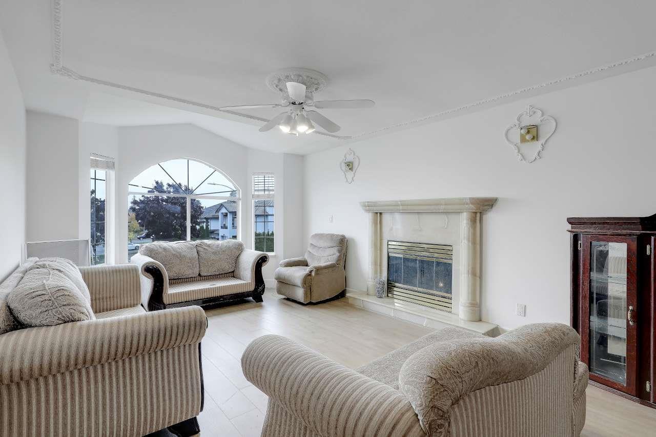 6832 127a Street Property Photo 2