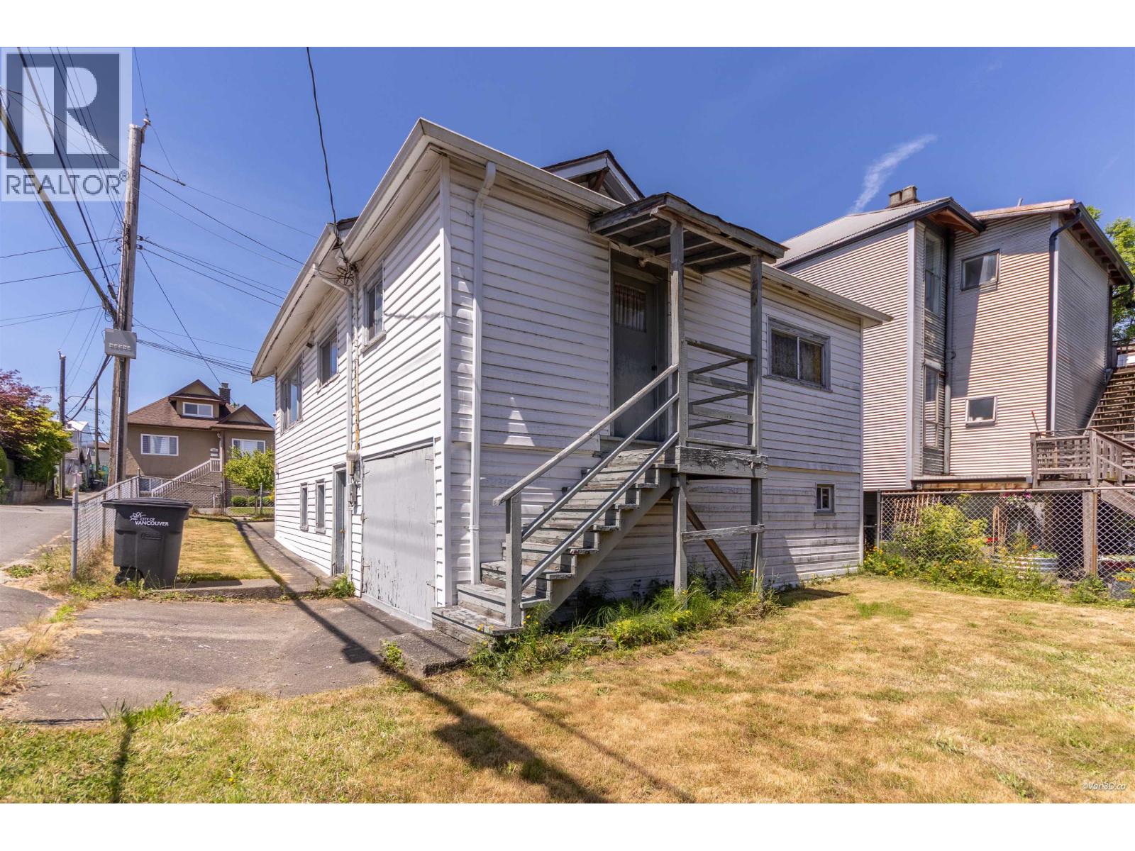 824 Semlin Drive Property Photo 4